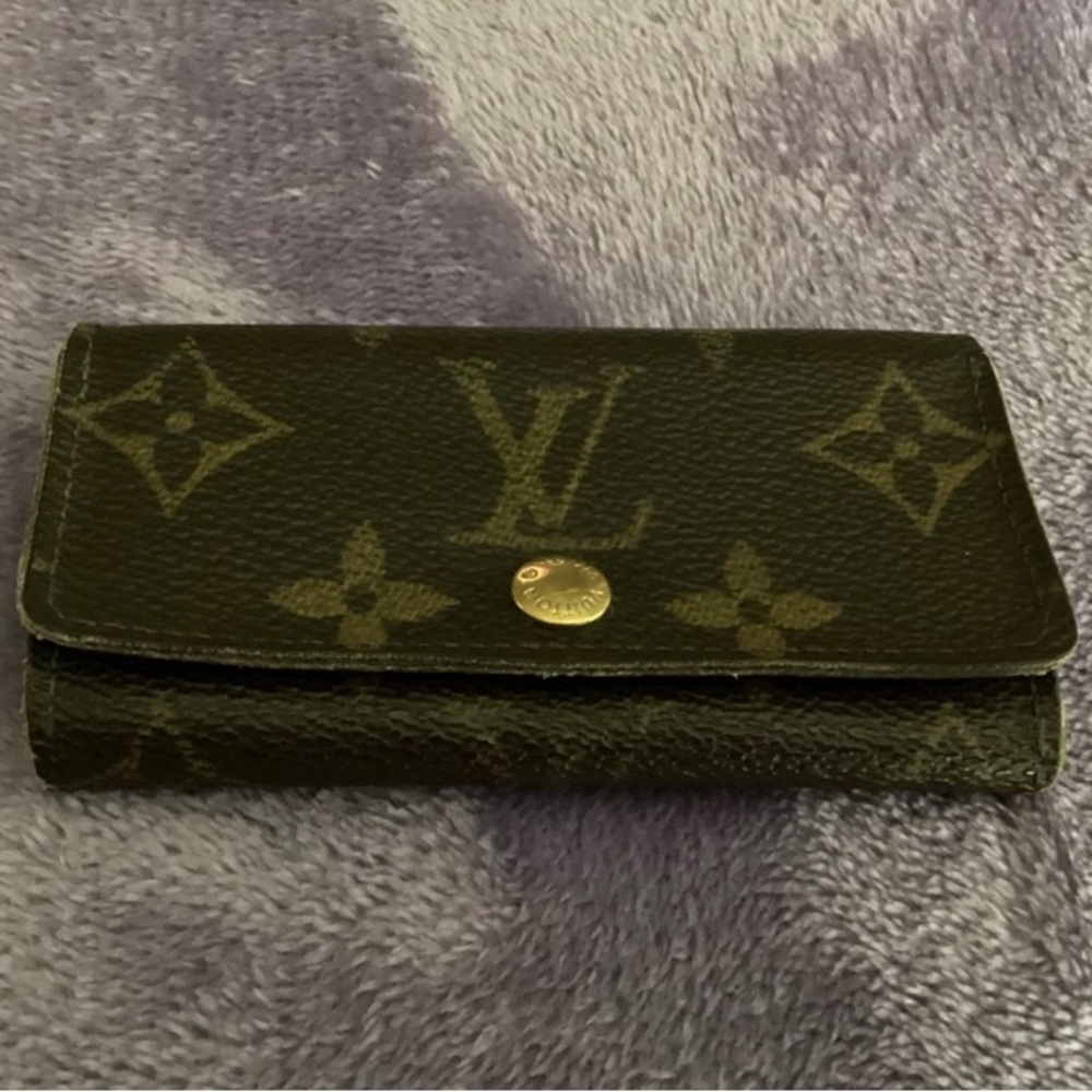 Louis Vuitton Keyholder - image 1